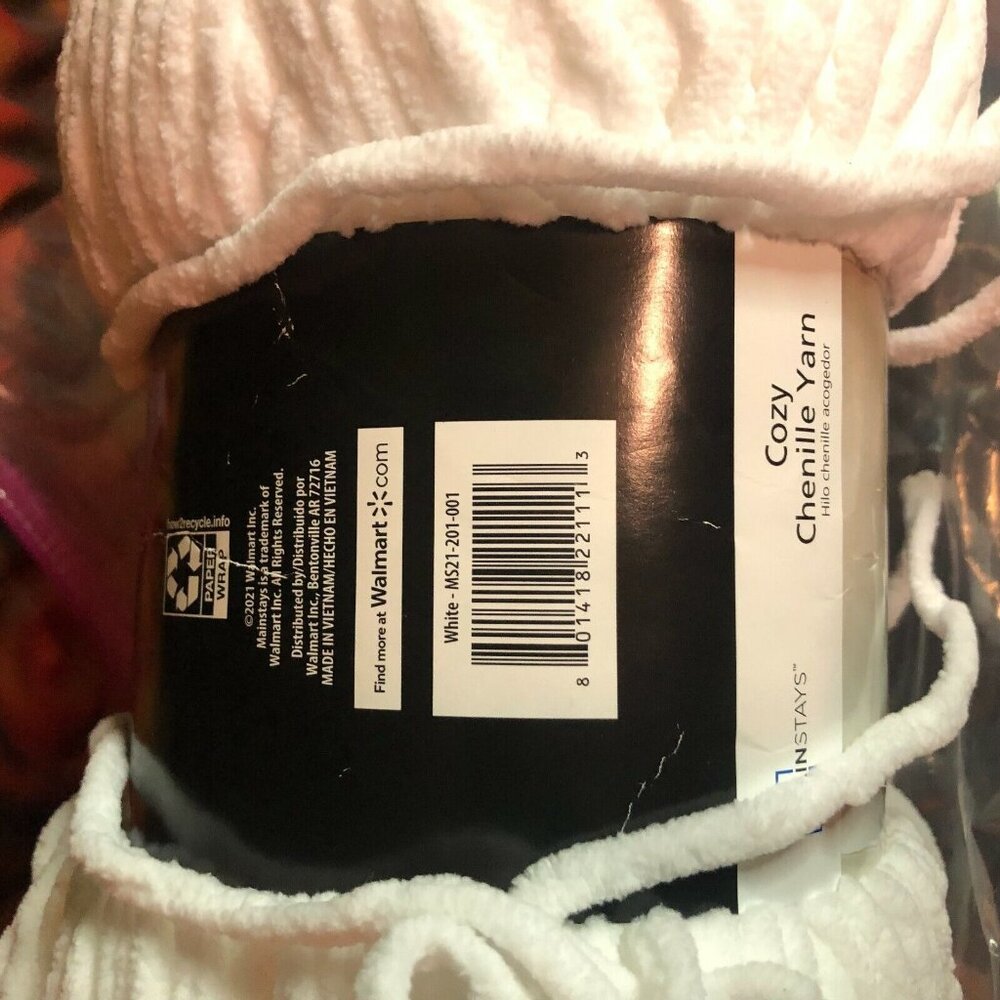 mainstays white cozy chenille yarn 10.5 oz  220 yards crochet afghan blanket - Picture 3 of 3